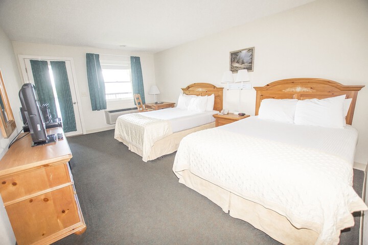 Standard 2 Queen Beds Accessible (5 of 5)