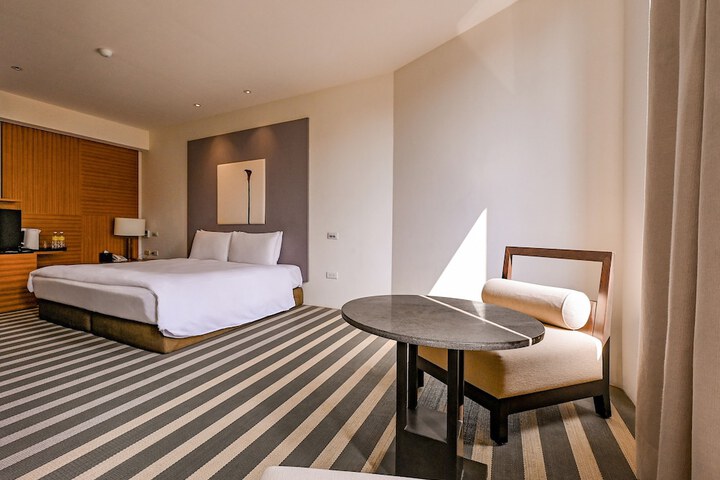 Room 14 of 77
