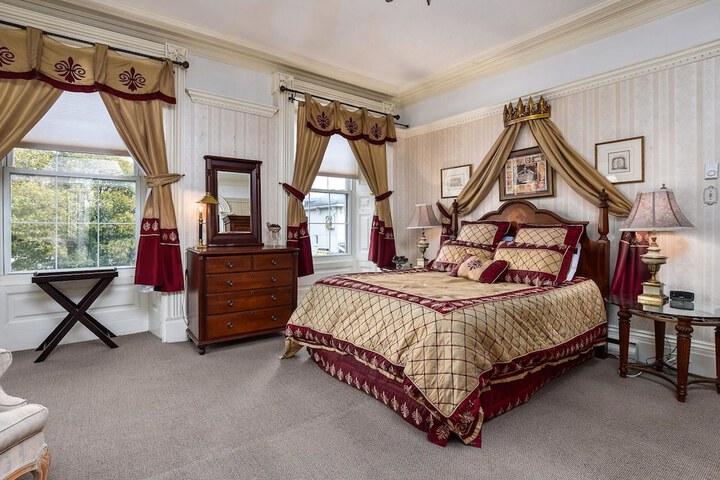 Suite 35a The V I P Guest Suite (36 of 52)