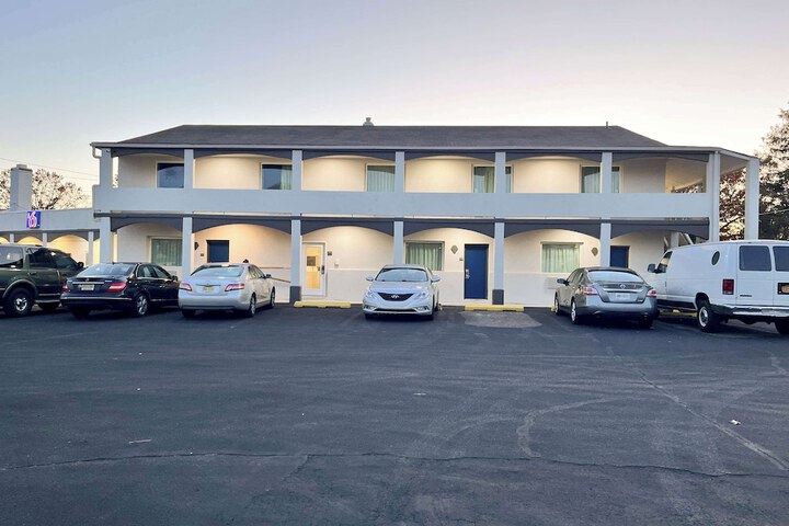 Motel 6 Williamstown NJ - Black Horse Pike in Williamstown, NJ