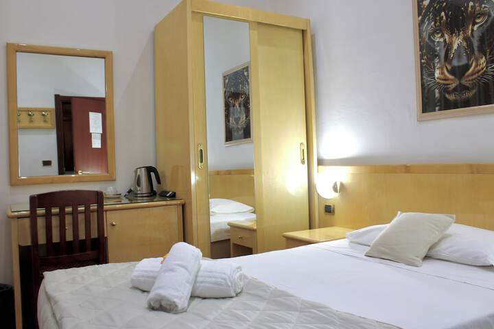 Room 34 of 63