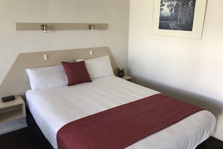 Room 2 of 34