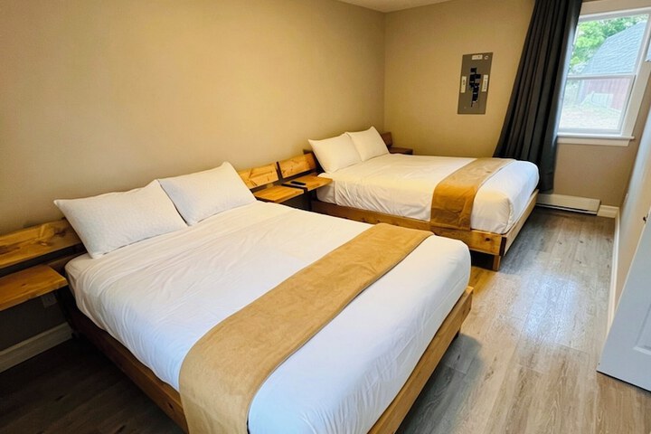 Room 2 of 9