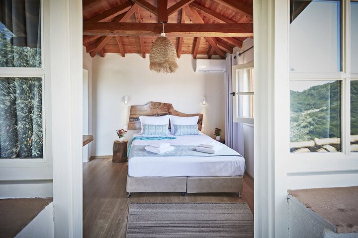 Room 2 of 43