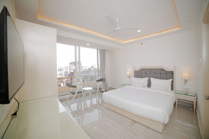 Room 15 of 76