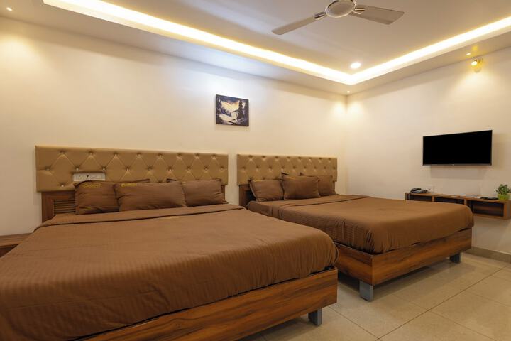 Room 12 of 64