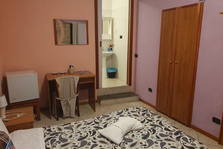 Room 19 of 28
