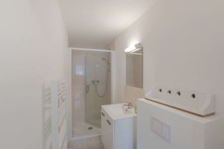 Room 15 of 109