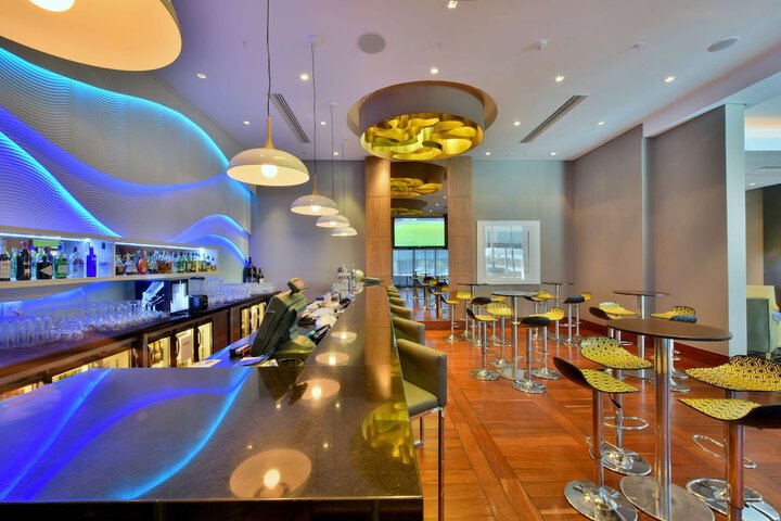 Lounge 99 of 148