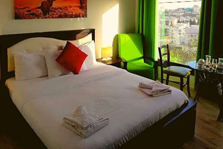 Room 44 of 68