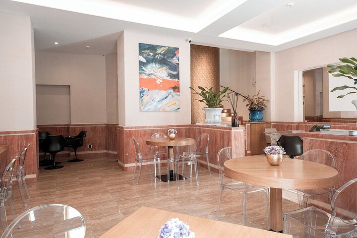 Lounge 178 of 197