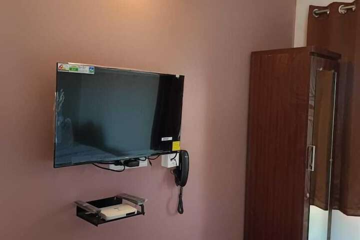 Room 7 of 24