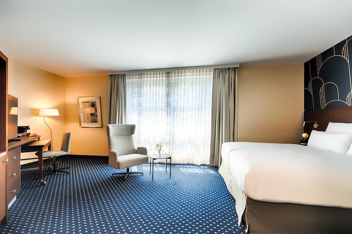 Room 76 of 116