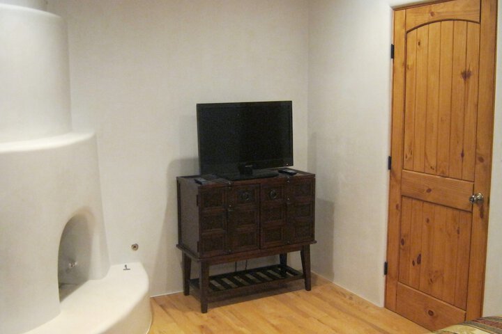 Room 61 of 100