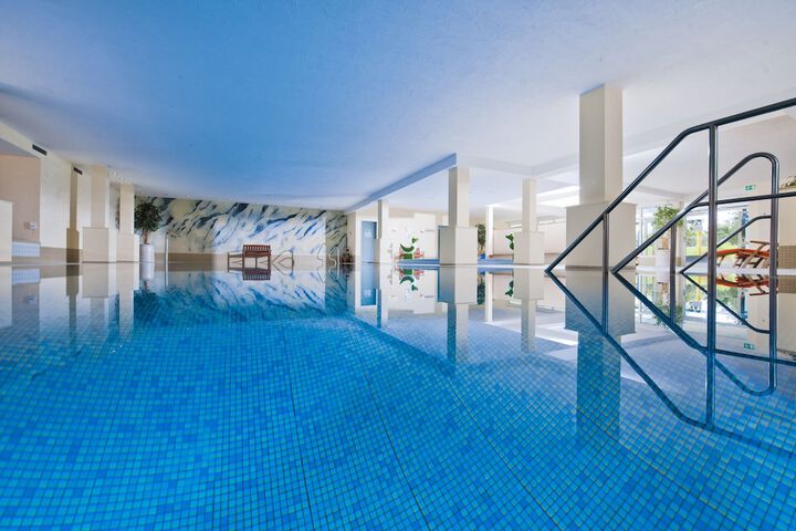 Pool 48 of 92