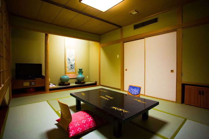 Room 11 of 55