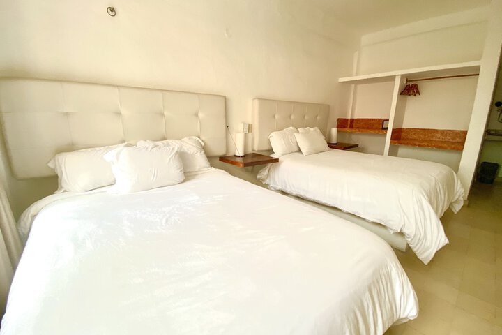 Room 16 of 193