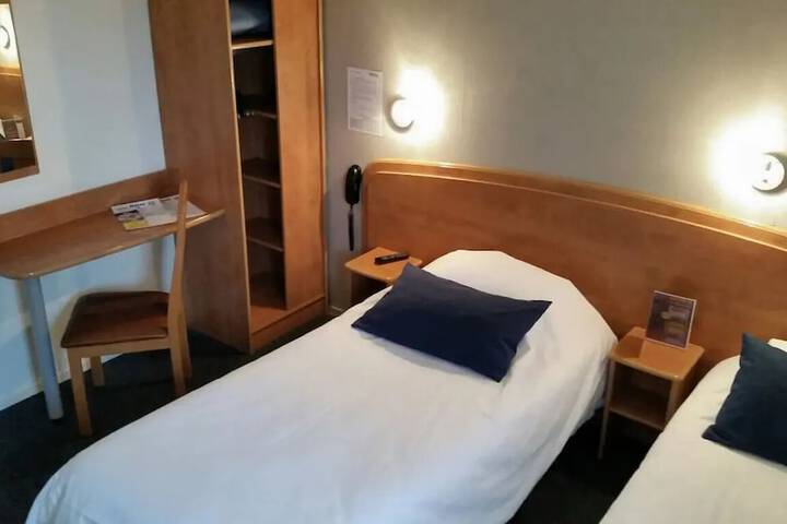 Room 3 of 18