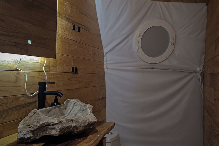 Room 90 of 110