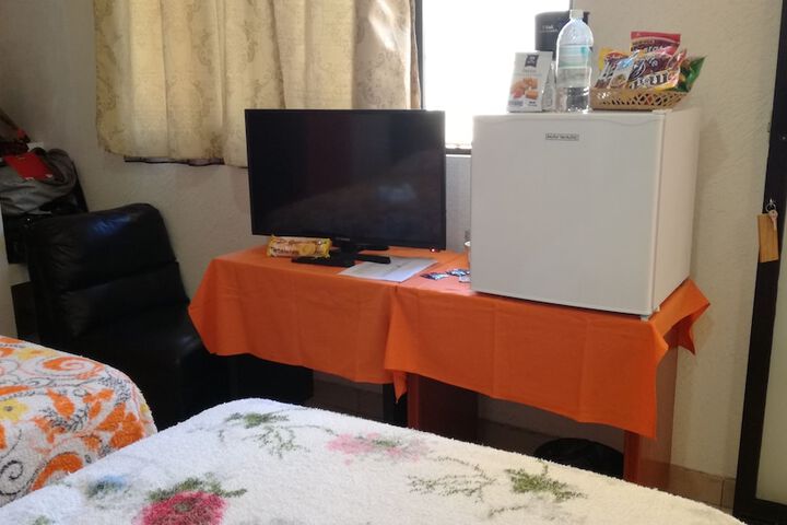 Room 4 of 20