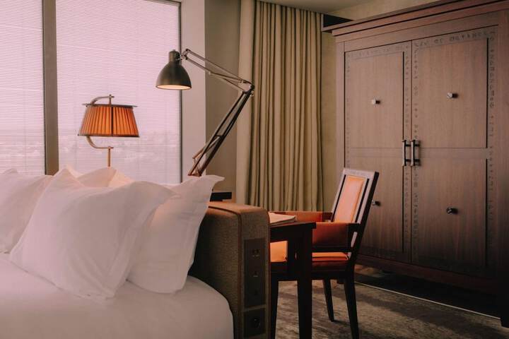 Room 22 of 83