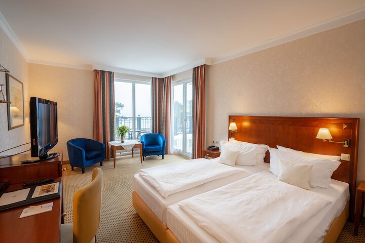 Room 8 of 44