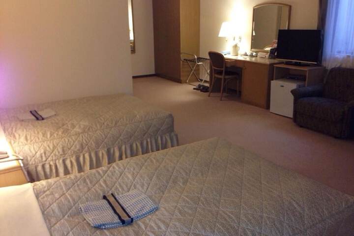 Room 8 of 22
