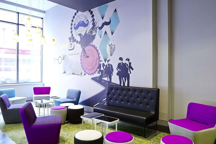 Lounge 68 of 80
