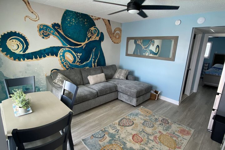 Room 17 of 38