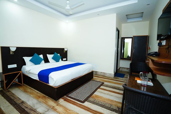 Room 8 of 46
