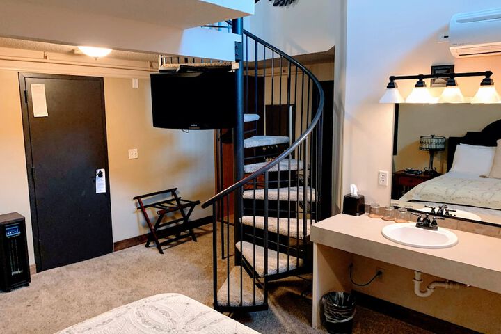 Room 7 of 70