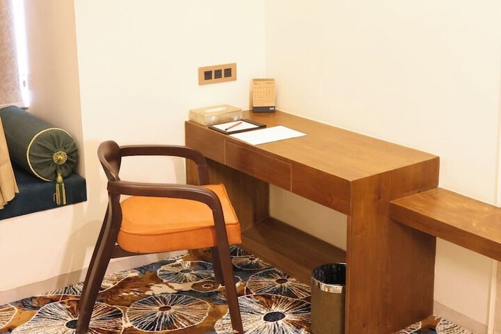 Room 9 of 53