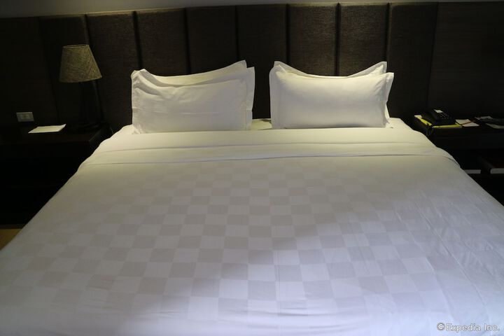 Room 15 of 76