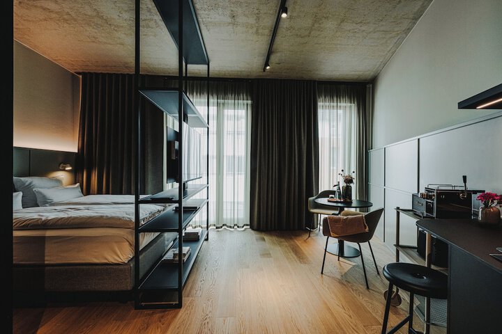 Room 19 of 47
