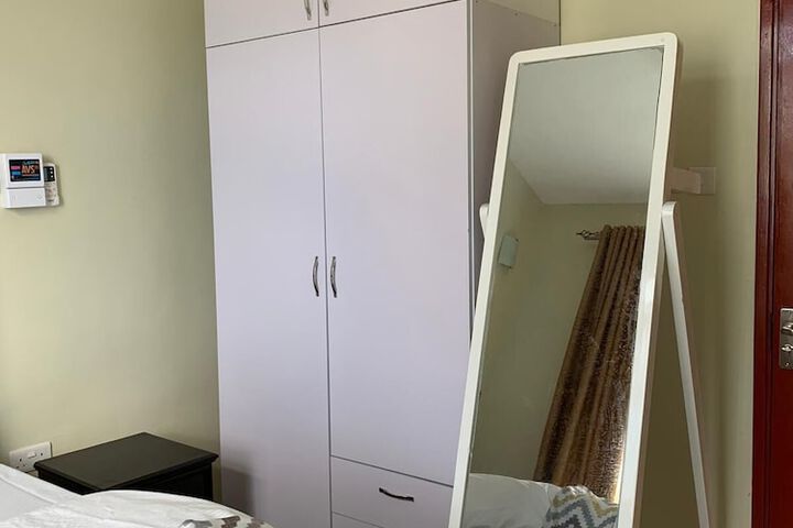 Room 3 of 33