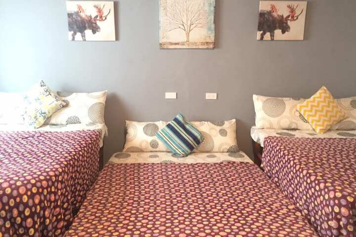 Room 2 of 10