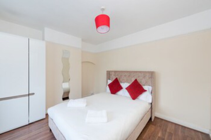 Room 25 of 25