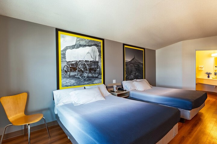 Room 32 of 53