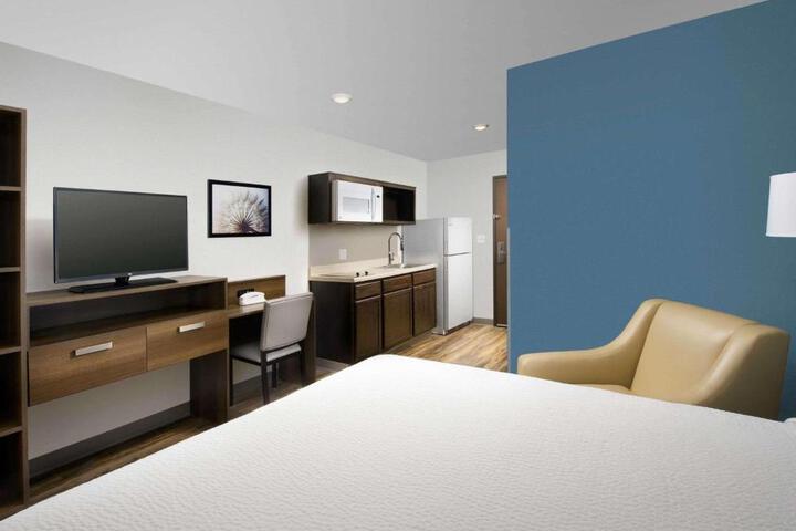 Queen Bed Accessible (6 of 9)
