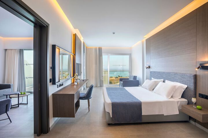 Room 3 of 79