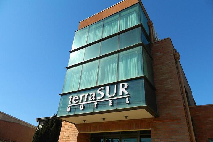 Exterior of Hotel Terrasur