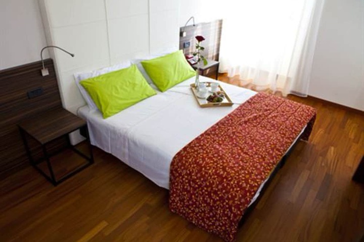 Room 28 of 44