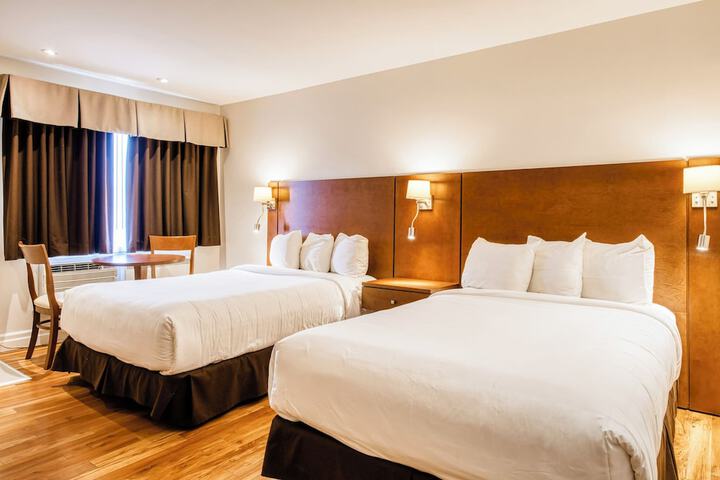 Room 9 of 25