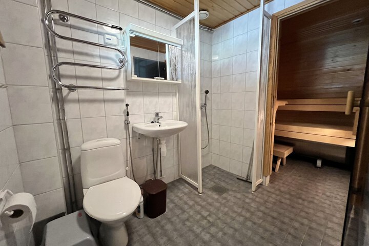 Room 103 of 185