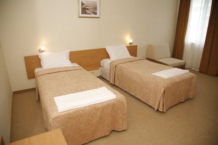 Room 3 of 8