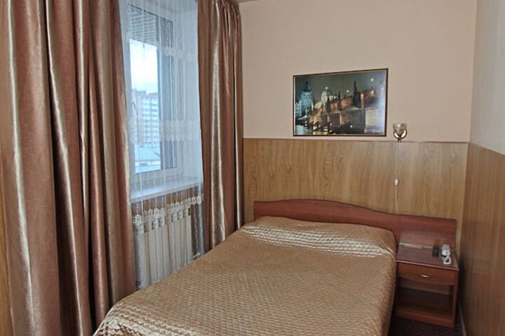 Room 10 of 62
