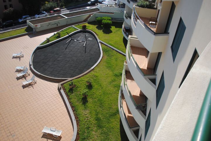 Hotel Exterior 8 of 21