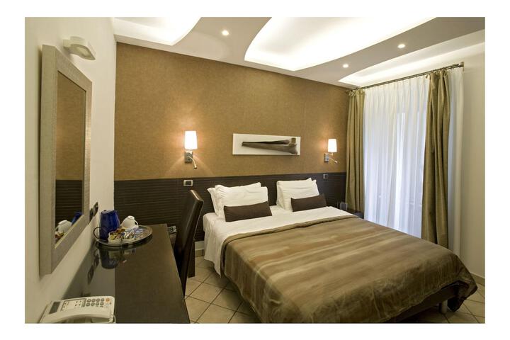 Room 8 of 159