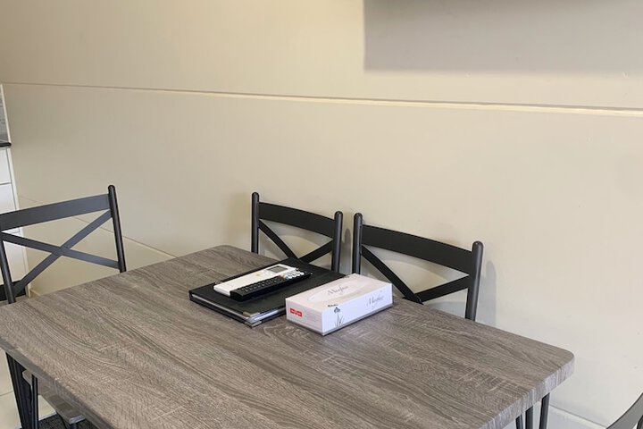 Room 5 of 10