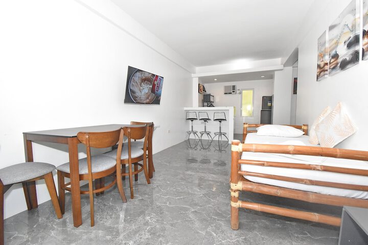Room 12 of 76